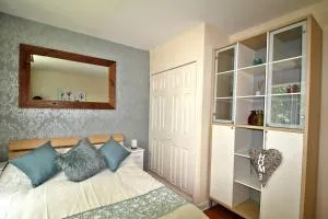 Large Balcony Apartment - Town & Races -2 Dbl Beds - Armthorpe