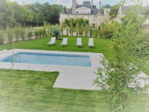 Cottage du chateau for 4 people 90 M- 2 bedrooms 2 bathrooms pool