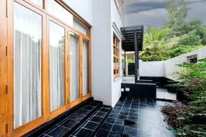 Fully AC 3BDHK villa with Jacuzzi pool and courtyard - Serula