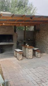 Kalahari Camelthorn Guesthouse and Camping