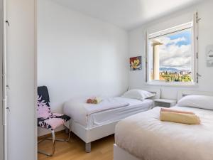 Beachside Comfort in Split with terrace