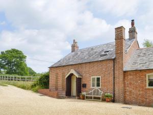 Pond Cottage