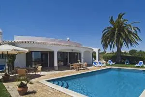 Villa Camena, private pool, sea view, residential area outside of the village Praia da Luz - Montinhos da Luz