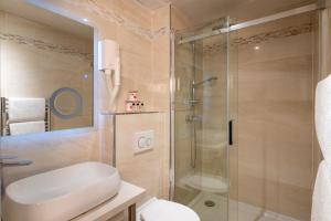 Superior Triple Room room in Nord Est Hotel