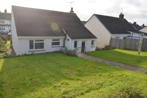 Atlantic Retreat - 5 minute stroll from the beach