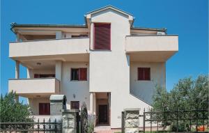 Three-Bedroom Apartment In Biograd