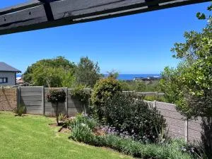 Outeniqua Strand With Power backup - Bothastrand