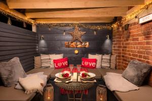 The Nest Barnlette