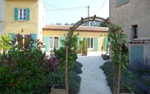 Maisons de vacances les lavandesa 4 km des plages : photos des chambres