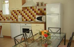 Maisons de vacances les lavandesa 4 km des plages : photos des chambres