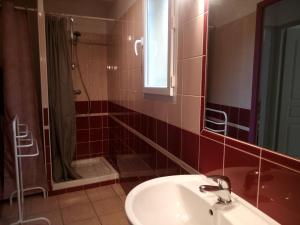 Maisons de vacances les lavandesa 4 km des plages : photos des chambres