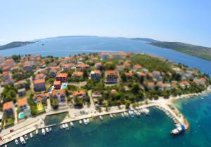 Apartments Stina & Villa Ina