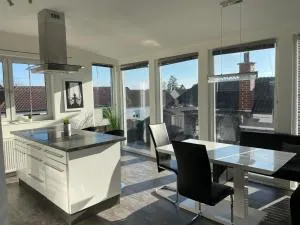 Cozy Apartment next Outlet Center & Airport with Pool & Garden - 布如克纽多夫