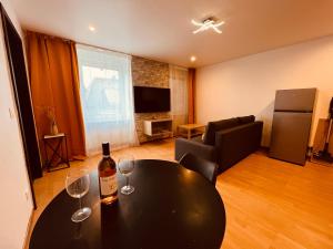 Appartements PETiT MULHOUSE 301 - Lovely appartement - Cuisine - Parking gratuit - Netfix - Wifi : photos des chambres