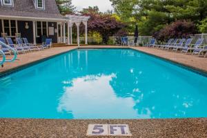 Seaglass Lakeshore Cottage