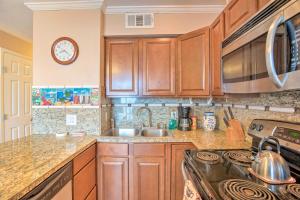 Oceanfront Corpus Christi Condo with Pool!