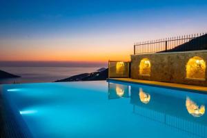 Fantastic Kalkan Villa with heated infinity pool & amazing sea views