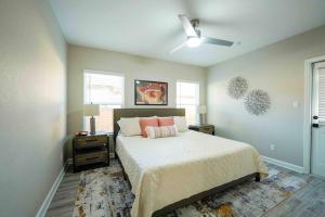 Casa Fiesta-2bed2bath 1100 sq ft urban stunner