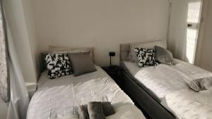 Room 2 Peaceful stay Near Derby City Centre