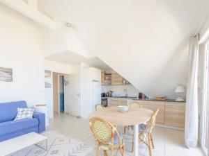 Appartements Appartement T2 en Front de Mer avec Balcon, Wifi et Parking - Chatelaillon-Plage - FR-1-535-5 : photos des chambres