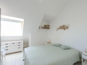 Appartements Appartement T2 en Front de Mer avec Balcon, Wifi et Parking - Chatelaillon-Plage - FR-1-535-5 : photos des chambres