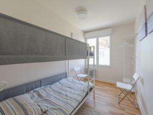 Maisons de vacances Maison 6 Pers avec Jardin, Wifi et Parking Prive - FR-1-535-20 : photos des chambres