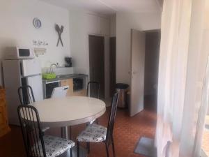 Maisons de vacances Maison Torreilles, 3 pieces, 4 personnes - FR-1-530-59 : photos des chambres