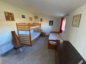 Villa T4 avec piscine résidentielle, 3 chambres, jusquà 7 personnes - FR-1-81-578