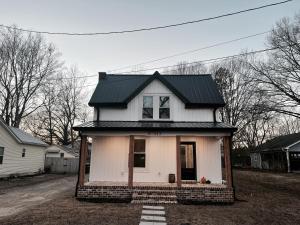 Peaceful Sears, Roebuck and Company Mail Order Home.