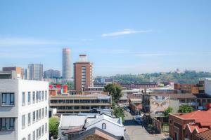 The Artful Cityscape Loft - Serenity In The City