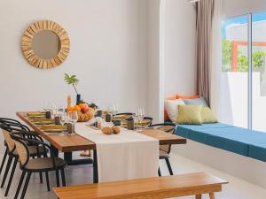 Cape by Sichon Tesoro