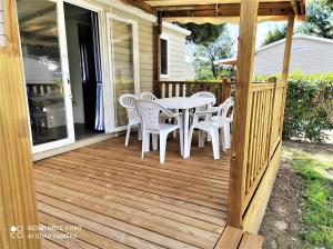 Maisons de vacances MOBIL HOME 6 personnes TOUT CONFORT : Maison 2 Chambres