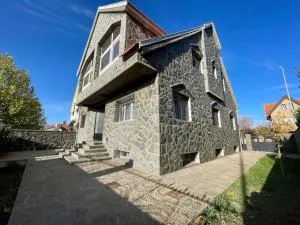 Magnifique villa - 5 chambres - Ifrane - Arrougou