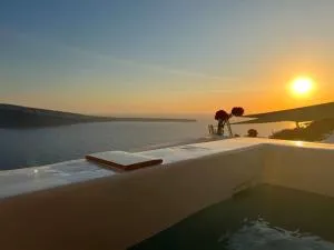 Lioyerma Cave Villa2 with Private Hot Tub - 锡拉夏岛