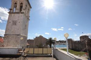 MY DALMATIA - M Apartment Trogir with free parking and roof terrace