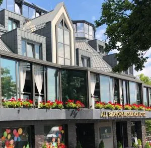 All Seasons Residence Hotel - Free parking - Sofie