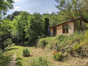 Chalets Cabane entre Cevennes, Tanargue et Monts d'Ardeche : photos des chambres