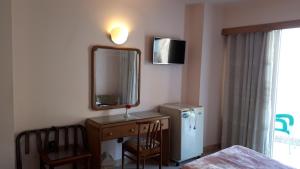 New Pola Hotel