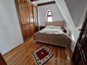 Casa Botiza - CĂTUN