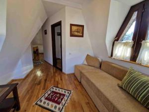 Casa Botiza - CĂTUN