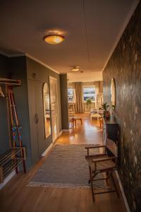 Cozy mountain view apartment