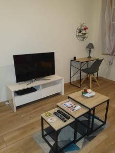 Appartements Cosy Red 4 Pers - Neuf et au Calme - Fibre-Netflix : Appartement 1 Chambre