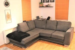 Lovely Modern Apartment Close to Town Centre