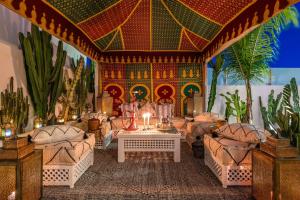 Riad Matias Galé - Luxury Villa with private pool, AC, free wifi, 5 min from the beach