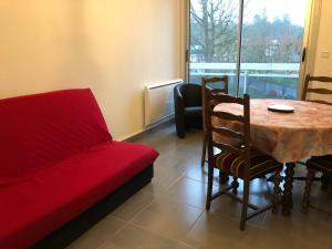 Appartements T2 pres des commerces et Thermes literie neuve Parking prive wifi : photos des chambres