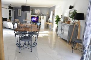 Villas Villa moderne avec piscine a Peymeinade : photos des chambres