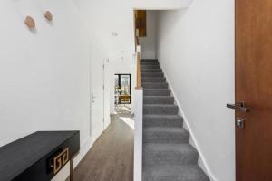 Amazing new built townhouse with garden in London