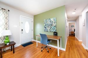 Roomy 3BR 2 Bath minutes to Uptown and Airport Ideal for small families