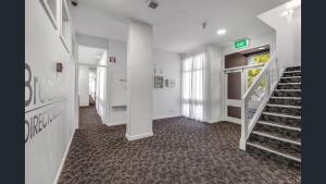 Studio410 247 gouger st Ex hotel Rm at City