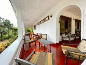 SHADEY COTTAGE - Pitakanda